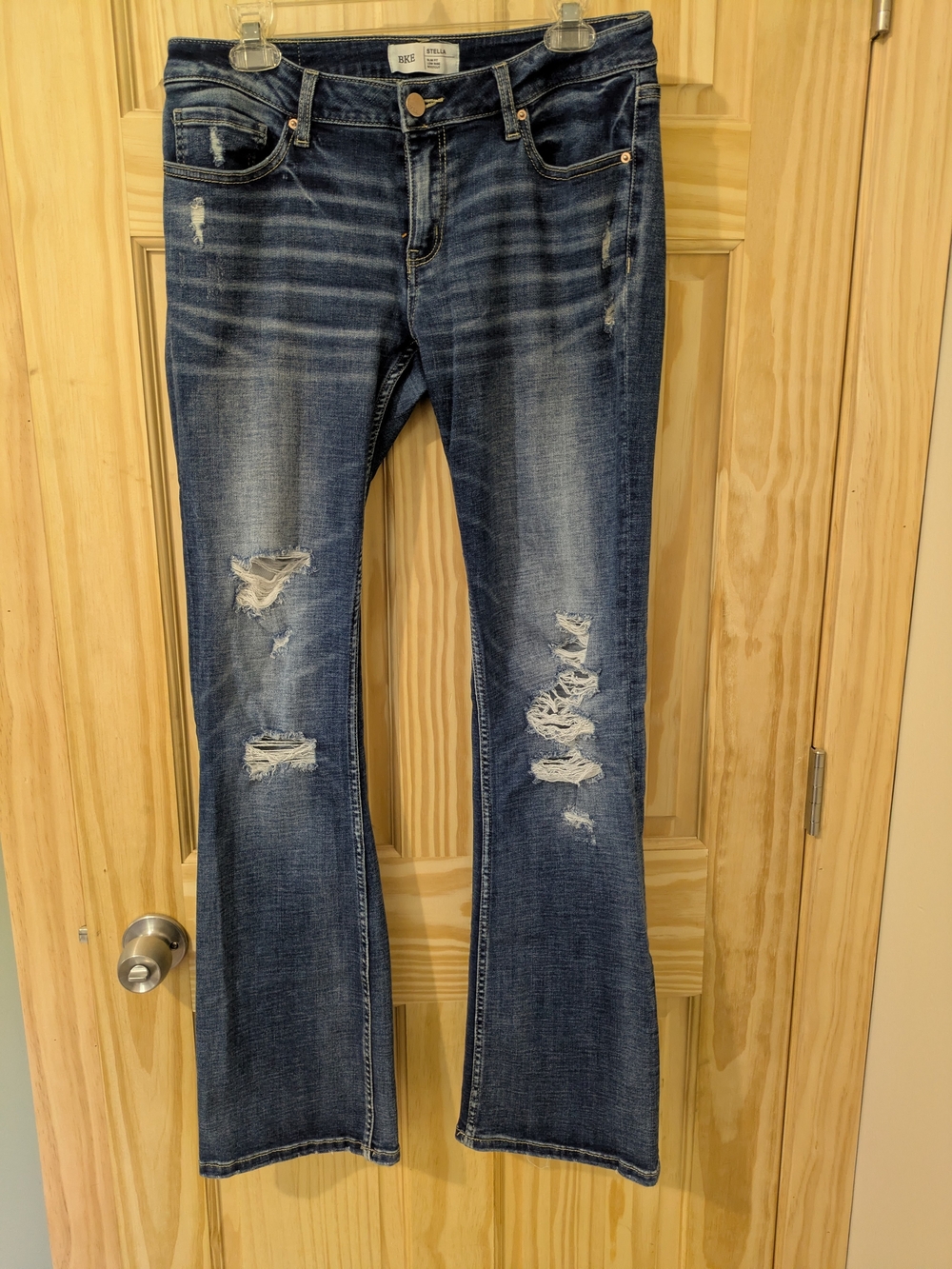 BKE Stella Bootcut Distressed Jeans Medium/Dark Wash Size 30 x 33.5